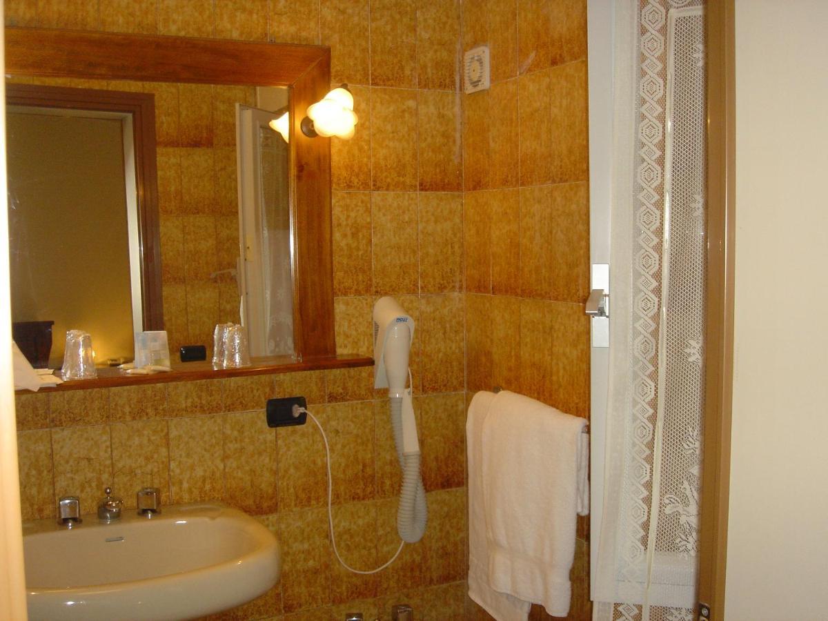 Malaspina Hotel & Resort Bosa Luaran gambar